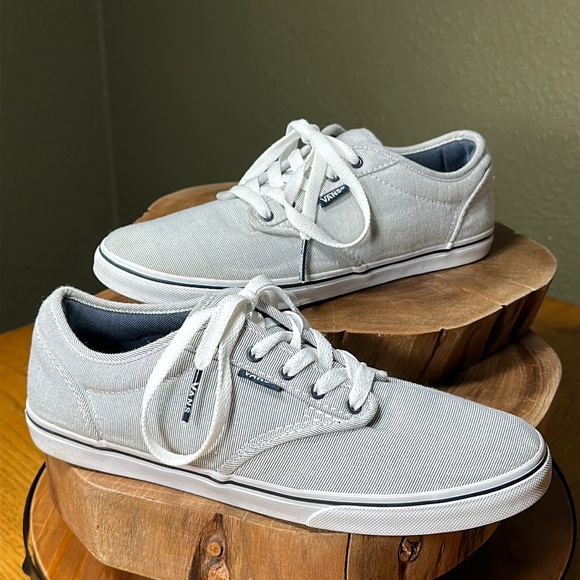 Vans Shoes - VANS Off The Wall Women’s Low Cut Pinstripe Sneakers